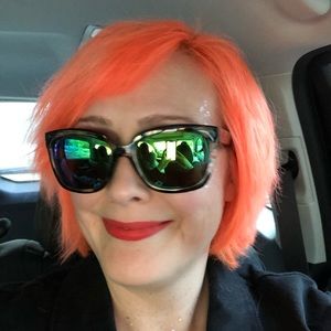 Meet your Posher, Angela